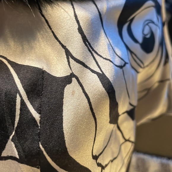 BEBE fur collar floral print silk blouse - Picture 14 of 16